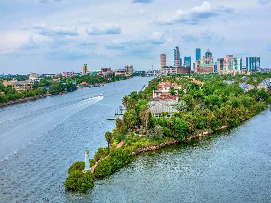 Tampa City Scape image by Michelle Raponi from Pixabay